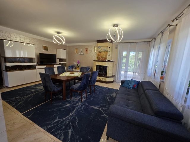 dom wolnostojący, 6 pokoi Stalowa Wola, ul. Czesława Niemena. Zdjęcie 8