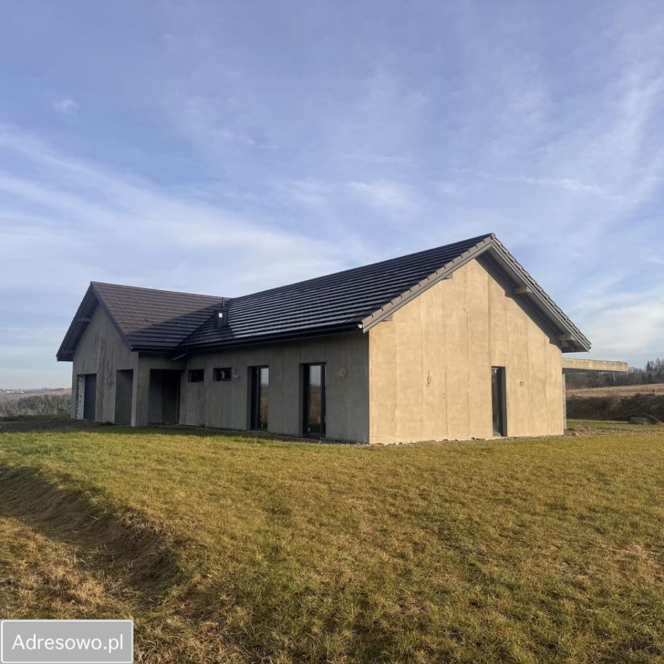 dom wolnostojący, 5 pokoi Ciężkowice. Zdjęcie 11