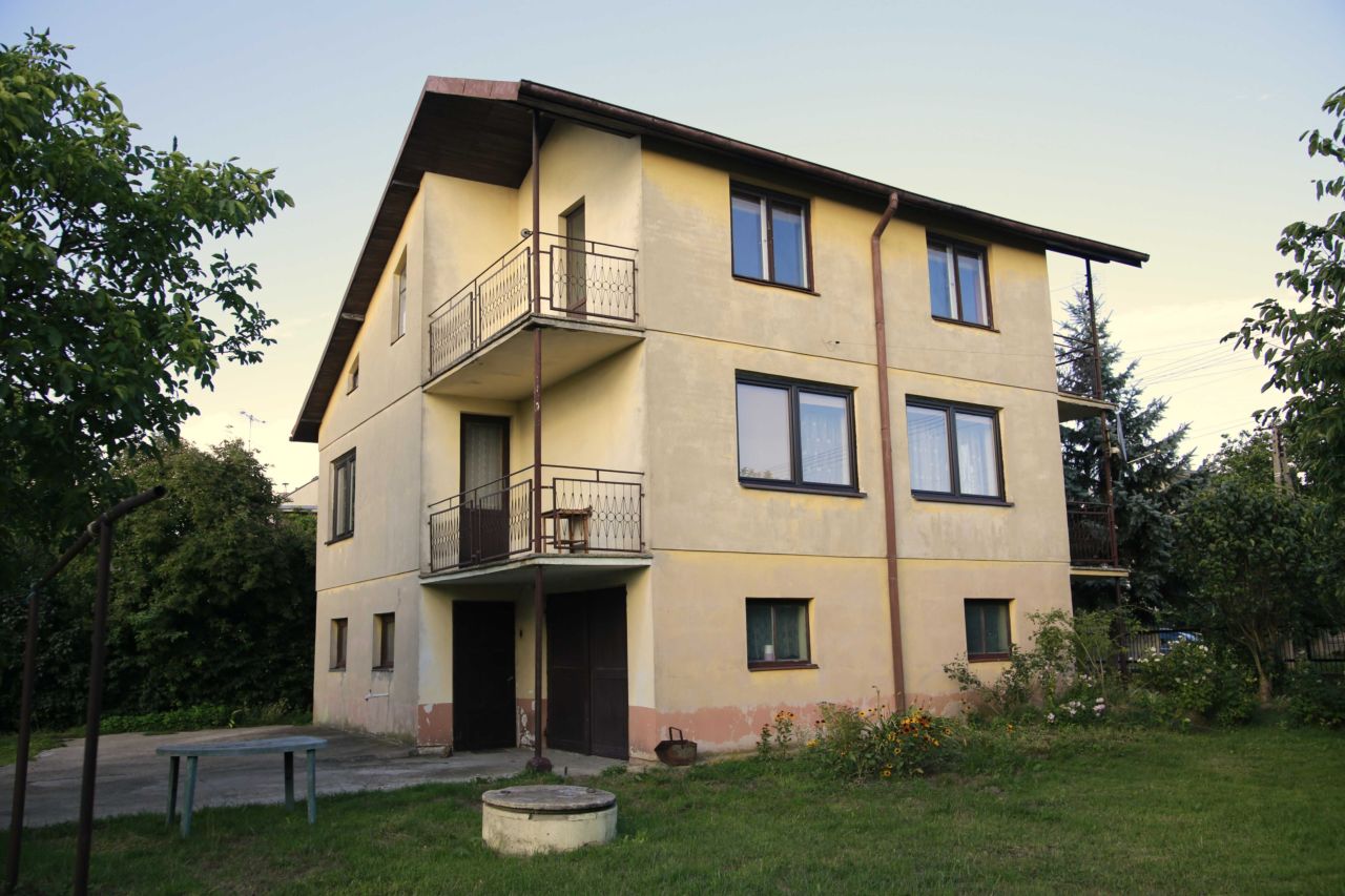 dom wolnostojący, 7 pokoi Zduńska Wola. Zdjęcie 1