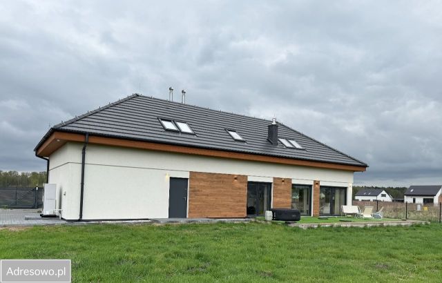 dom wolnostojący, 6 pokoi Niedźwiedź. Zdjęcie 1