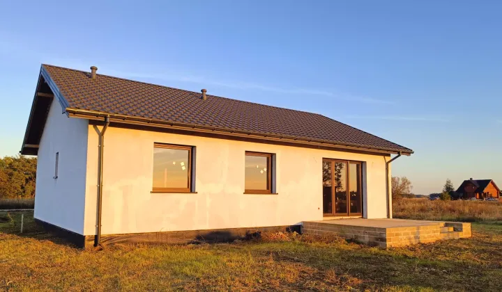 dom wolnostojący, 4 pokoje Krągola