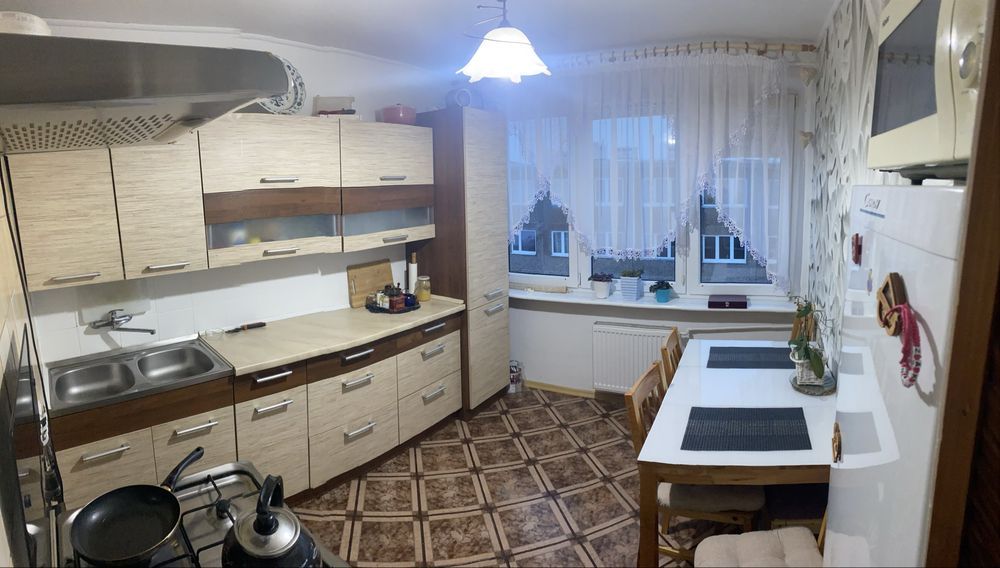 Mieszkanie 3-pokojowe Łabędnik. Zdjęcie 2