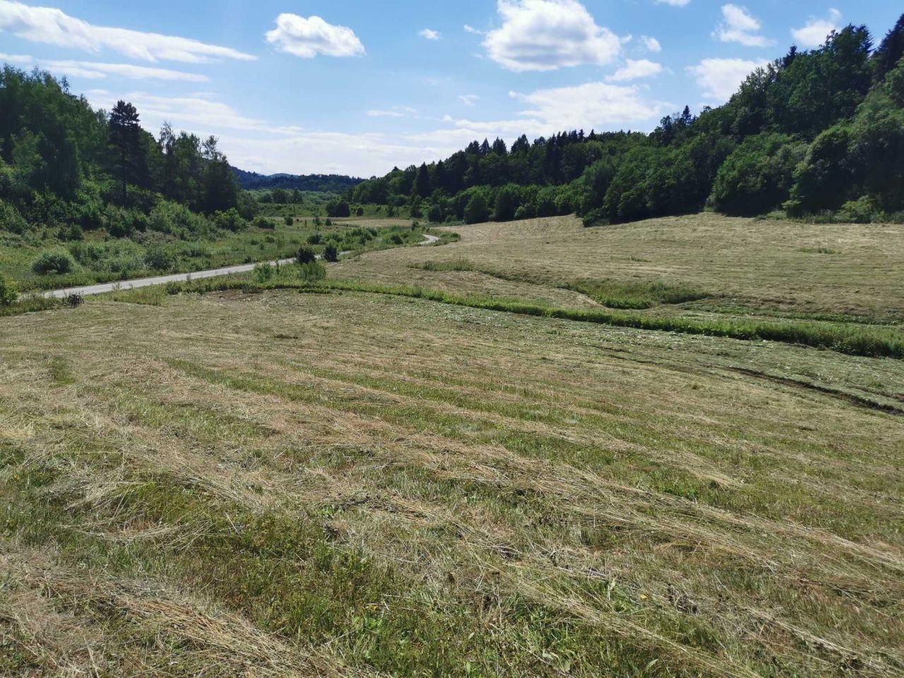 Działka budowlana Uherce Mineralne. Zdjęcie 4