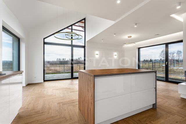 dom wolnostojący, 4 pokoje Bratkowice. Zdjęcie 1