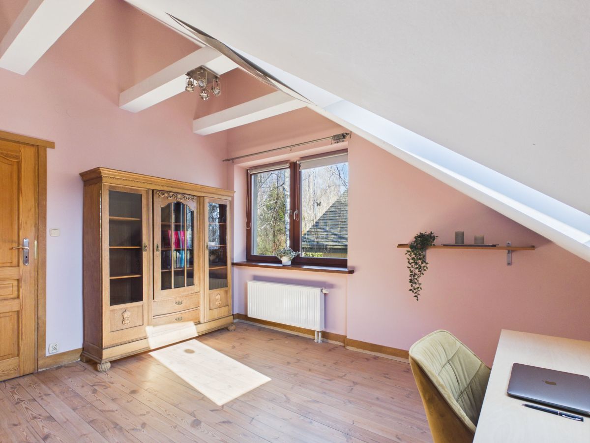 dom wolnostojący, 7 pokoi Pęcice Małe. Zdjęcie 15