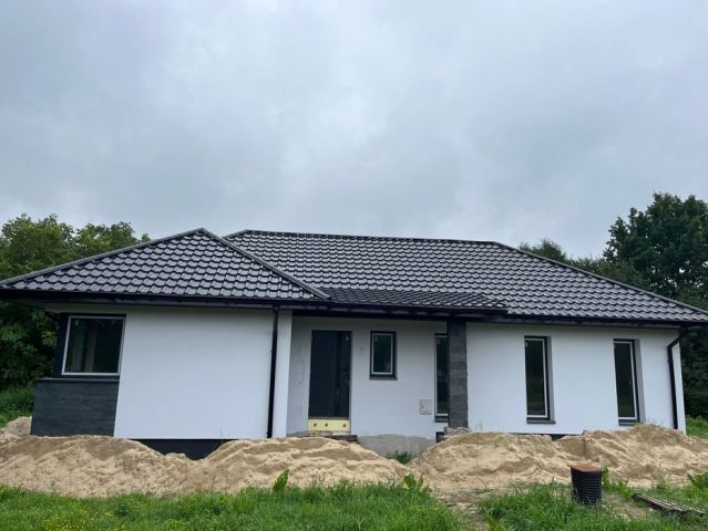 dom wolnostojący Puchaczów, ul. Wesoła. Zdjęcie 1