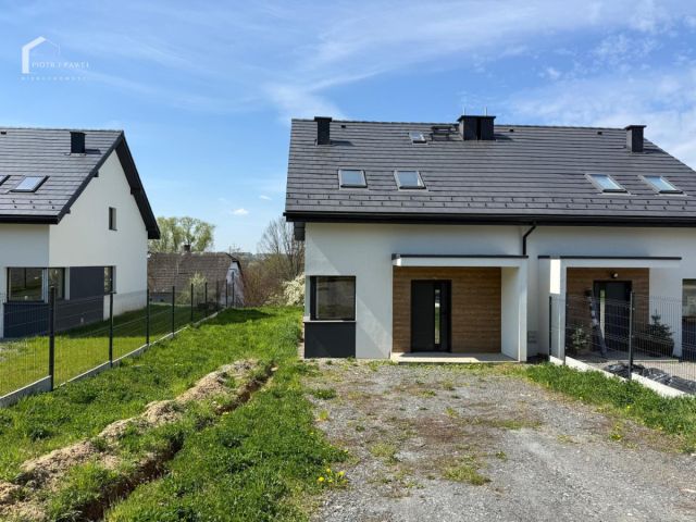 bliźniak, 5 pokoi Bielsko-Biała Komorowice Krakowskie, ul. Dumna. Zdjęcie 1