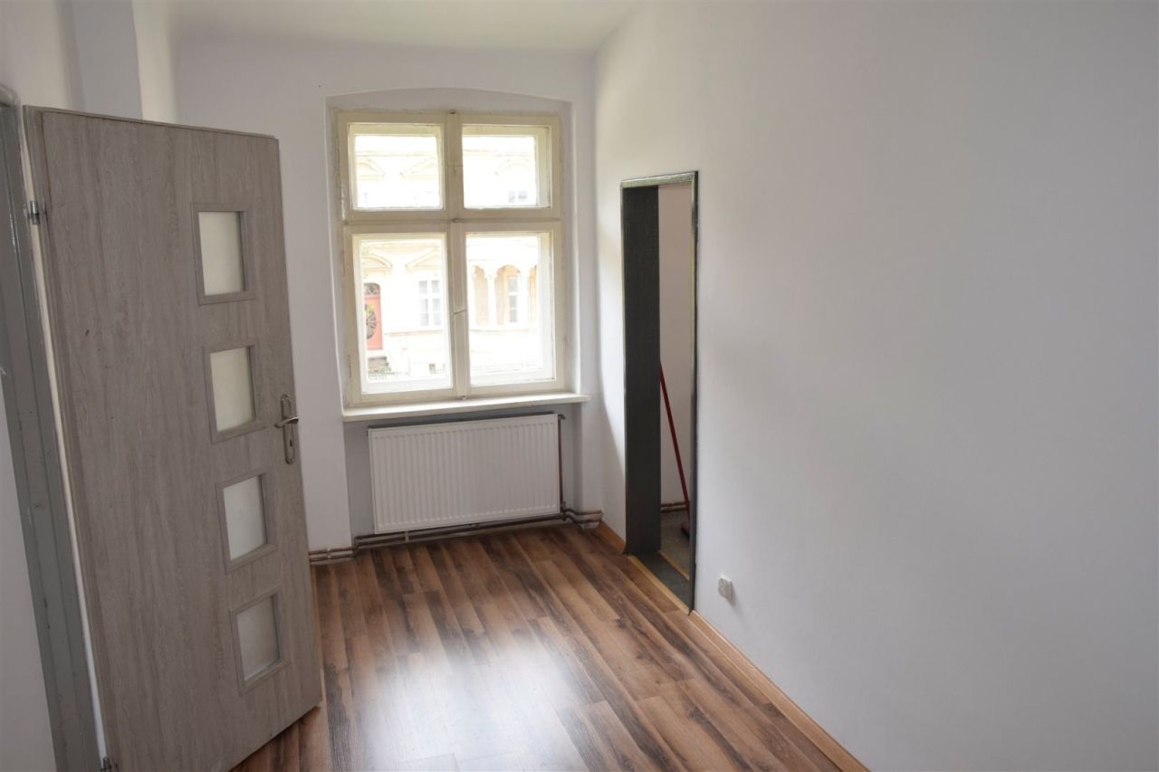 Mieszkanie 3-pokojowe Gniezno. Zdjęcie 4