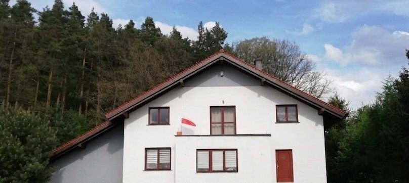 dom wolnostojący, 6 pokoi Jelenia Góra Czarne, ul. Adama Mickiewicza. Zdjęcie 1