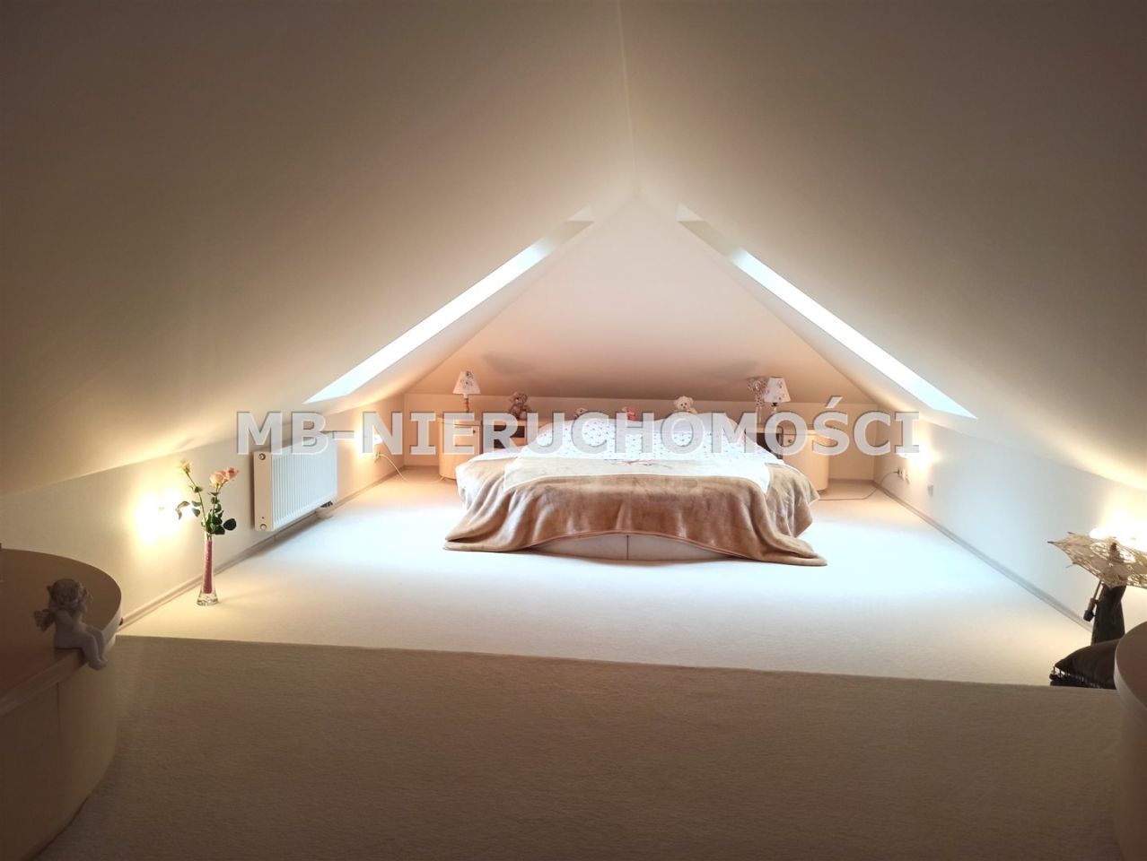 dom wolnostojący, 5 pokoi Sząbruk. Zdjęcie 18