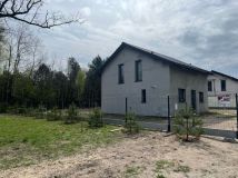 dom wolnostojący, 4 pokoje Rasy