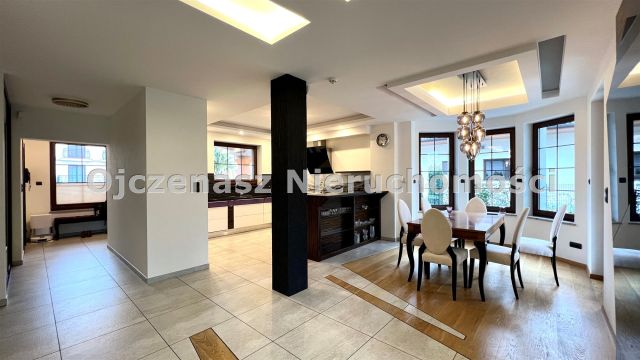 dom wolnostojący, 6 pokoi Niemcz. Zdjęcie 1