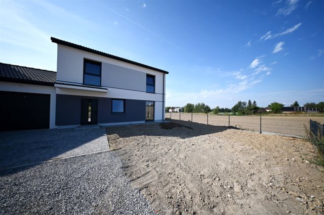 dom wolnostojący, 4 pokoje Niemce. Zdjęcie 3