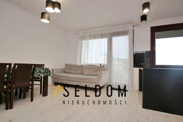 Mieszkanie 4-pokojowe Konin, ul. Józefa Piłsudskiego. Zdjęcie 1