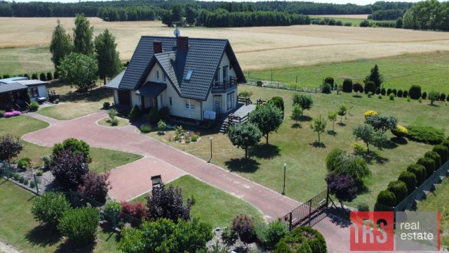 dom wolnostojący, 5 pokoi Piętno. Zdjęcie 1