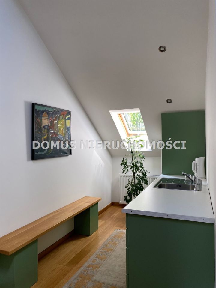 dom wolnostojący, 10 pokoi Ewcin. Zdjęcie 30