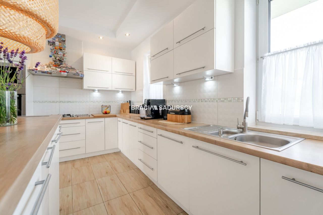 dom wolnostojący, 6 pokoi Węgrzce. Zdjęcie 9