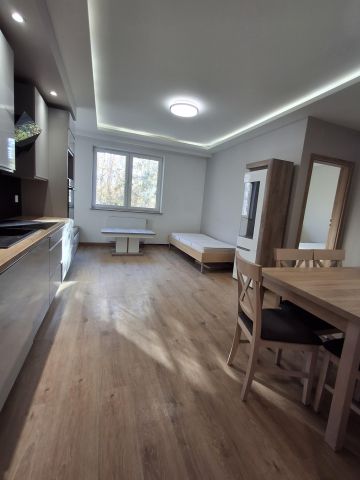 Mieszkanie 3-pokojowe Wawrów, ul. Słoneczna. Zdjęcie 1