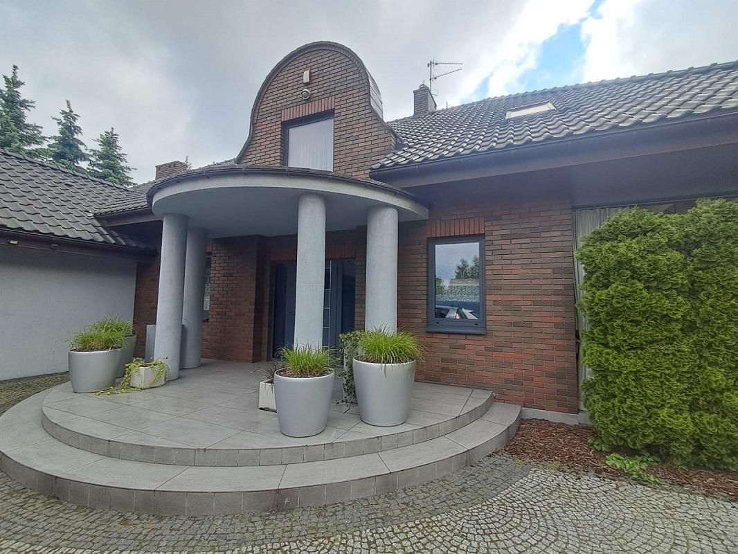 dom wolnostojący, 6 pokoi Zduny. Zdjęcie 2