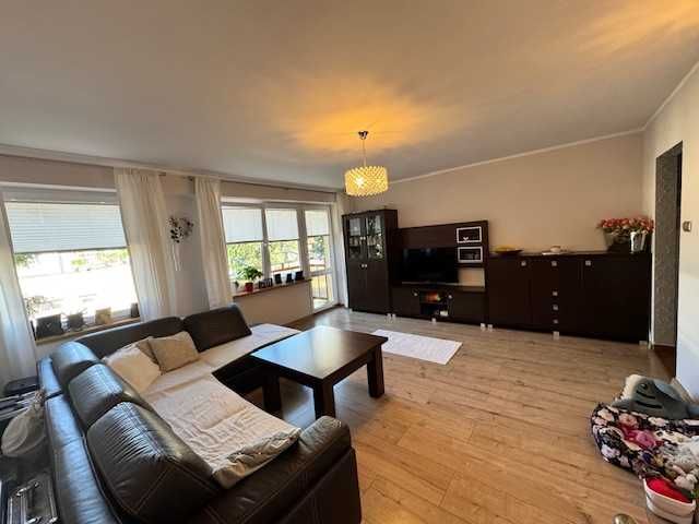 Mieszkanie 3-pokojowe Bełchatów, os. 1 Maja. Zdjęcie 1