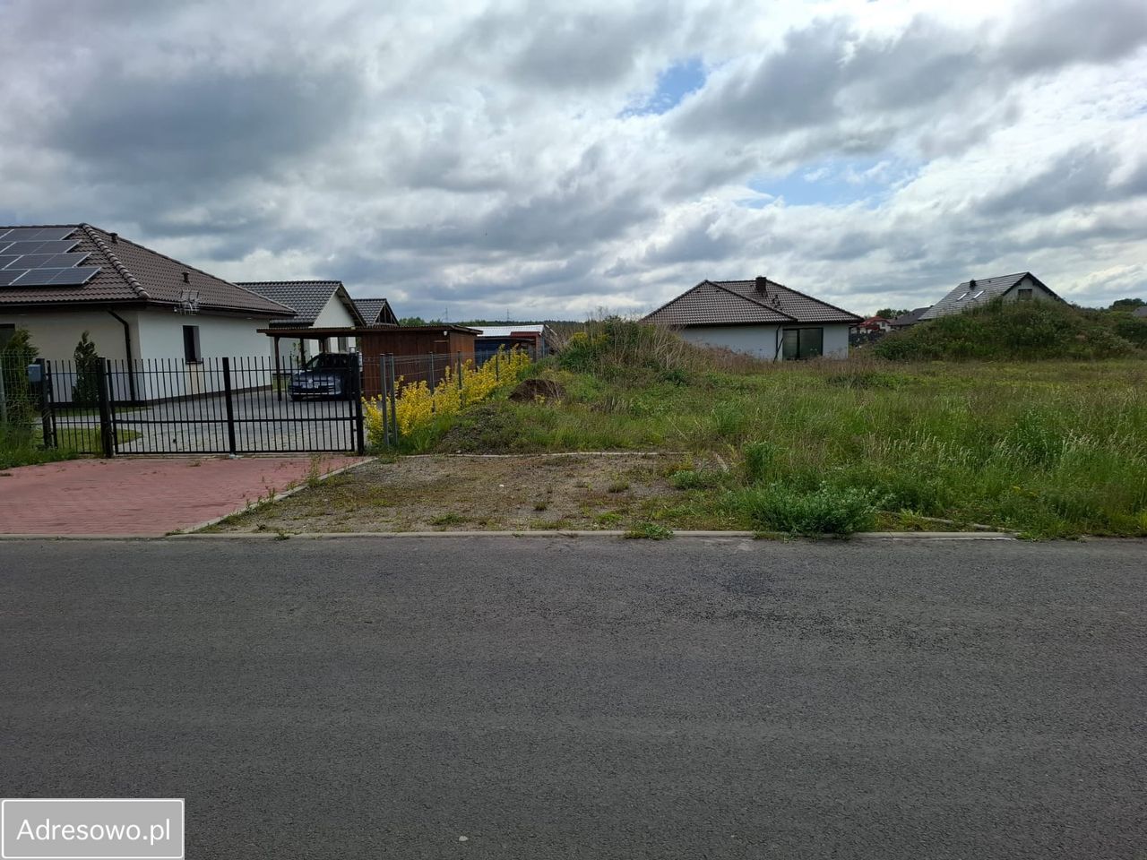 Działka budowlana Uraz