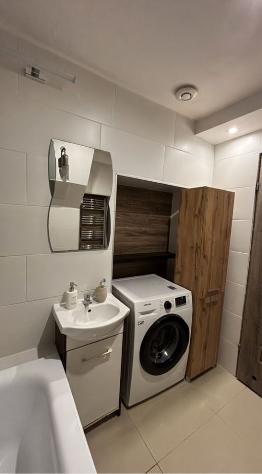 Mieszkanie 3-pokojowe Guzów. Zdjęcie 8