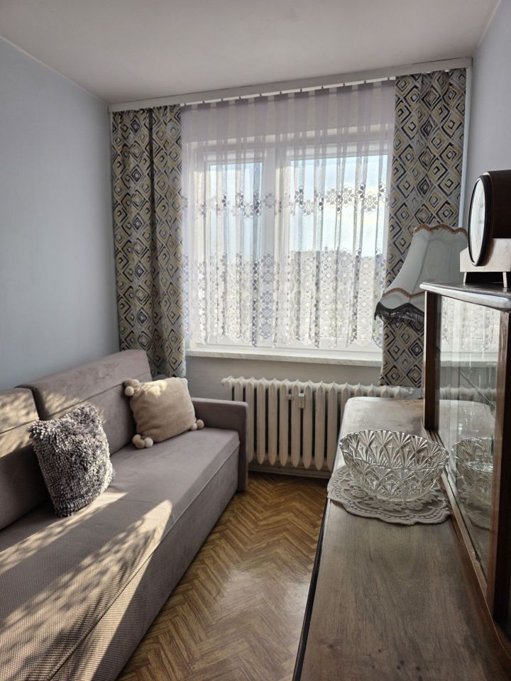 Mieszkanie 4-pokojowe Knurów. Zdjęcie 4