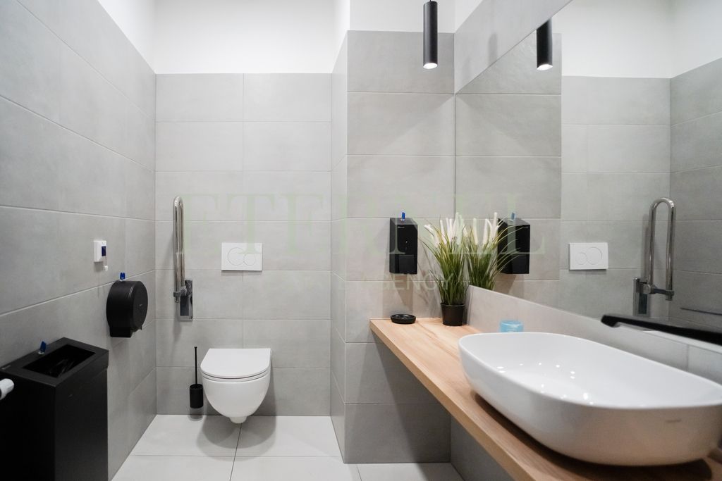 Biuro Kraków Prądnik Czerwony, al. Jana Pawła II. Zdjęcie 9