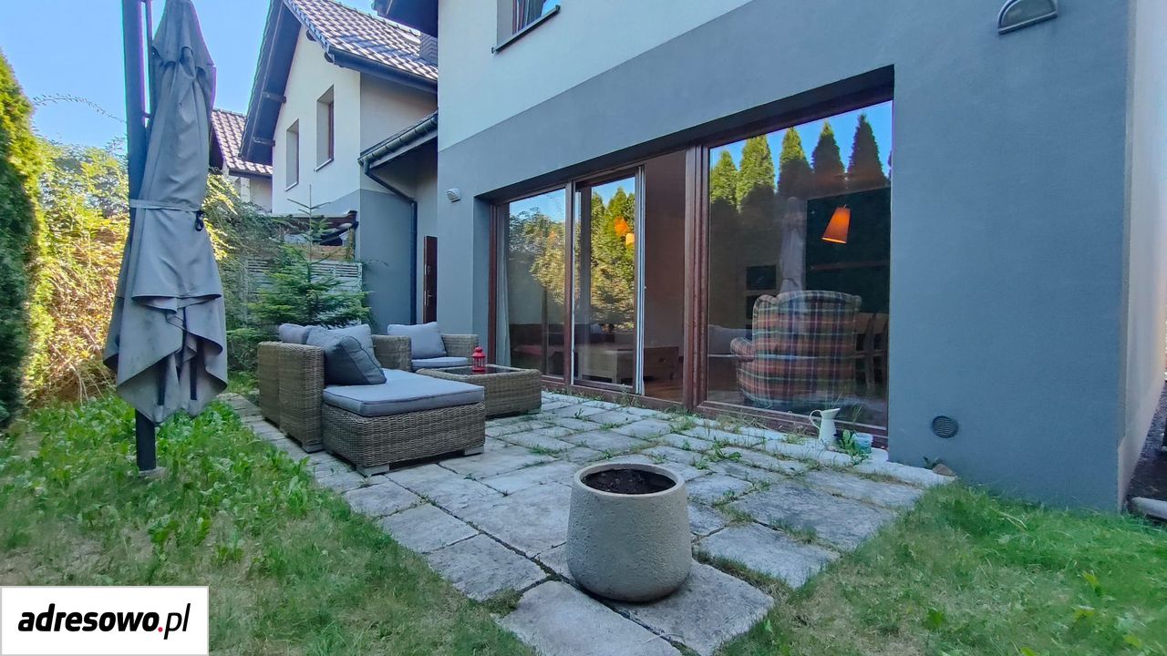 Dom na sprzedaż bez pośredników          
          
            Wartogłowiec          
          
            Tychy