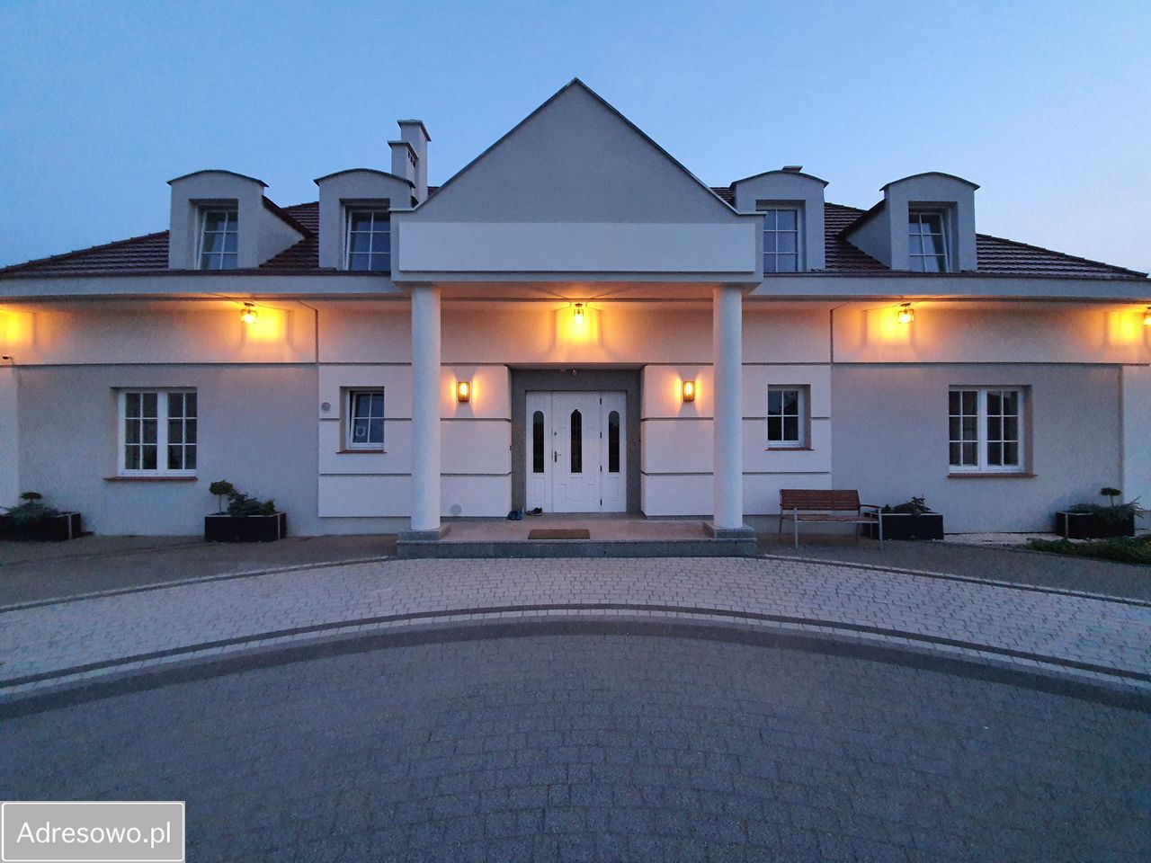 dom wolnostojący, 10 pokoi Żerniki Wrocławskie. Zdjęcie 9