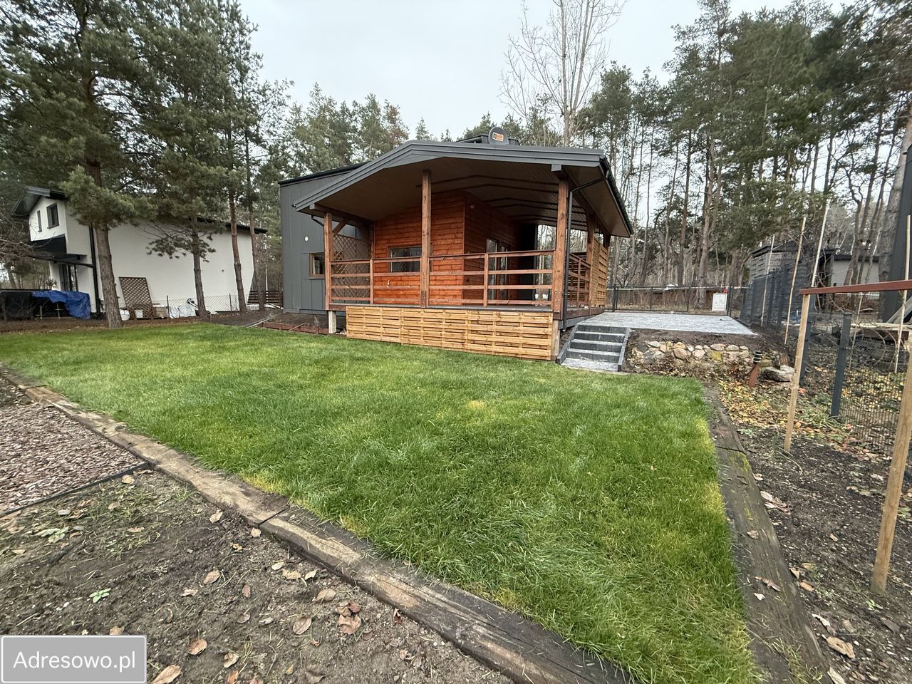 dom wolnostojący, 2 pokoje Ząbki, ul. Skrajna. Zdjęcie 4