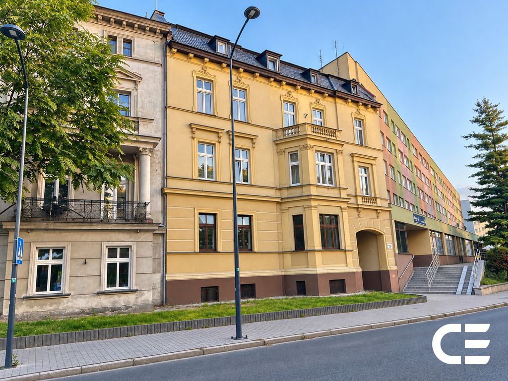 Mieszkanie 5-pokojowe Oława, ul. 1 Maja. Zdjęcie 1