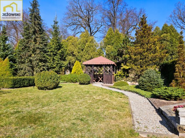 bliźniak, 10 pokoi Sobieszyn. Zdjęcie 11