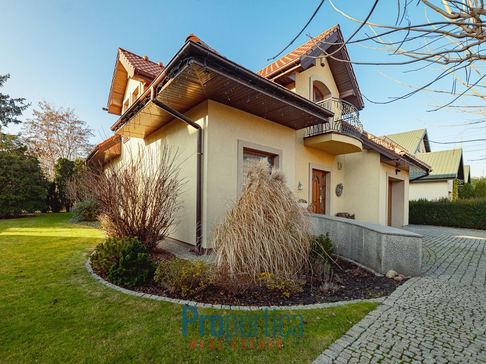 dom wolnostojący, 6 pokoi Piaseczno, ul. Wiśniowa