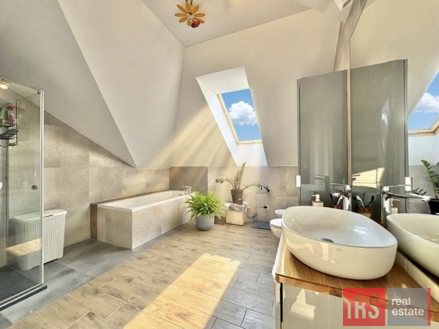 dom wolnostojący, 10 pokoi Dychów. Zdjęcie 13