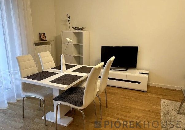 Mieszkanie 2-pokojowe Warszawa Praga-Południe, ul. Jana Nowaka-Jeziorańskiego. Zdjęcie 2