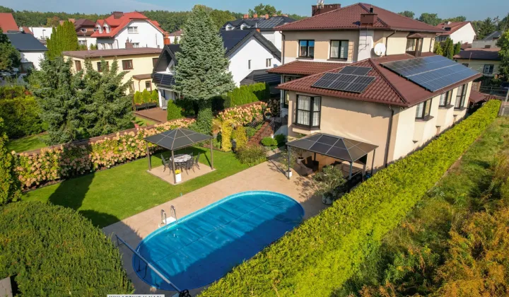 dom wolnostojący, 7 pokoi Warszawa Targówek, ul. Kolejarska