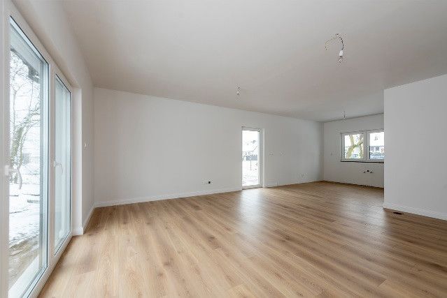 dom wolnostojący, 4 pokoje Pabianice. Zdjęcie 2