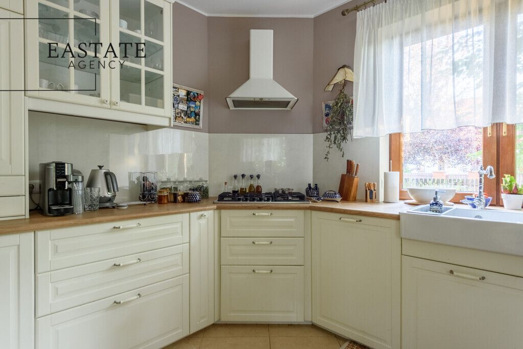dom wolnostojący, 6 pokoi Kiełpin, ul. Bukowa. Zdjęcie 3