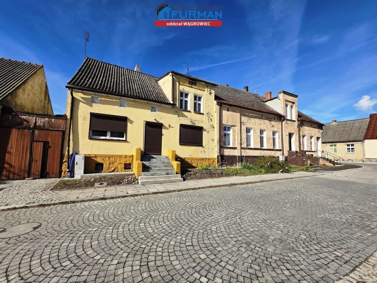 dom szeregowy, 7 pokoi Łekno, Plac powstańców Wielkopolskich. Zdjęcie 1