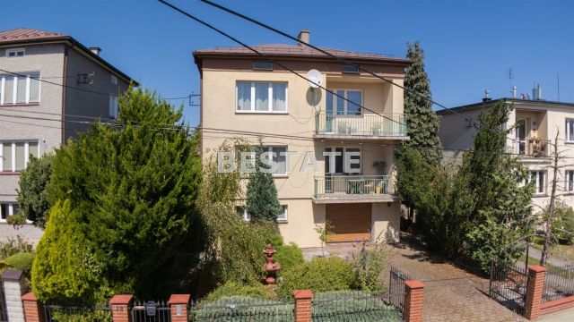 dom wolnostojący, 5 pokoi Tarnów. Zdjęcie 1