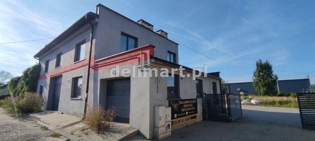 Hala/magazyn Sanok, ul. gen. Leopolda Okulickiego. Zdjęcie 11