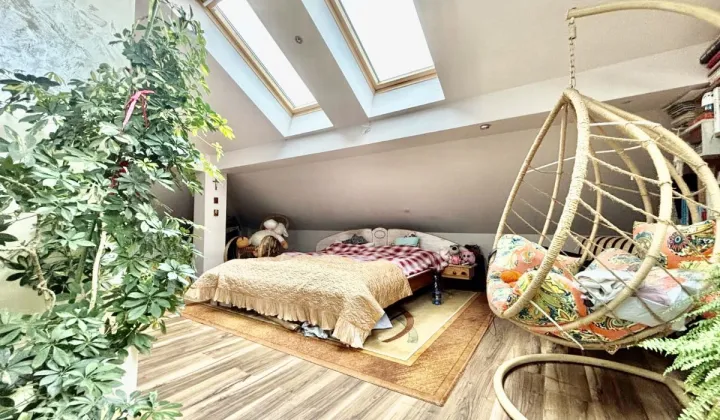 dom wolnostojący, 5 pokoi Jadwisin, ul. Królewska