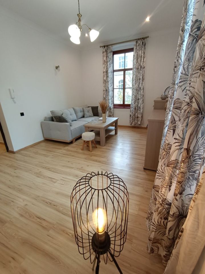 Mieszkanie 3-pokojowe Jelenia Góra Centrum, ul. Teatralna. Zdjęcie 3