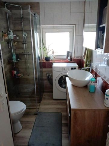 dom wolnostojący, 8 pokoi Opole Winów, pl. Róż. Zdjęcie 14