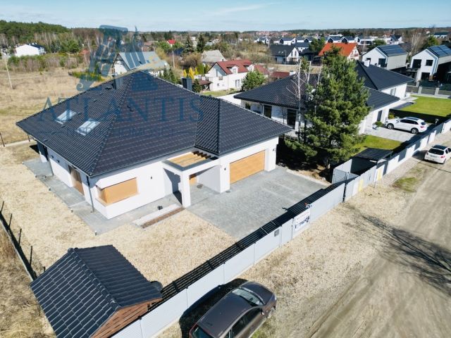 dom wolnostojący, 7 pokoi Niemcz, ul. Krabowa. Zdjęcie 3