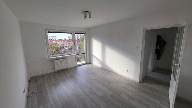 Mieszkanie 3-pokojowe Łódź Bałuty, Murarska. Zdjęcie 1