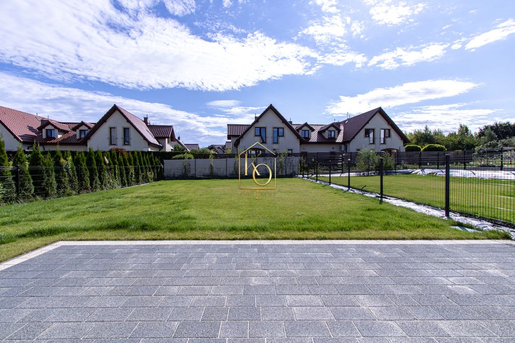 bliźniak, 5 pokoi Tyniec Mały, ul. Dolna. Zdjęcie 5