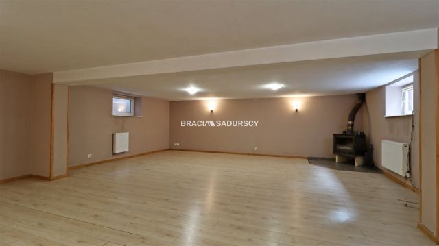 dom wolnostojący, 11 pokoi Sułkowice. Zdjęcie 25