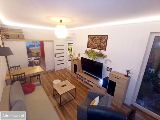 Mieszkanie 2-pokojowe Warszawa Ursus, ul. Tadeusza Hennela. Zdjęcie 1